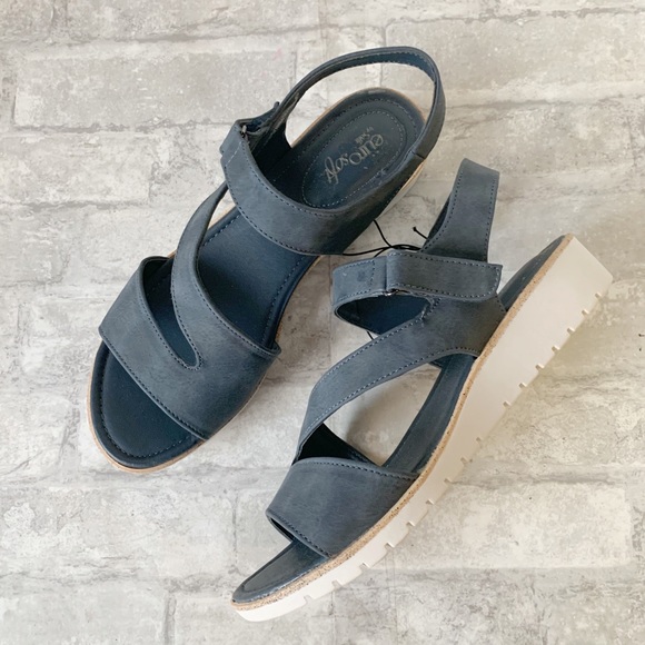 euro soft Shoes - Euro soft camilia navy blue wedge sandals sz 10W